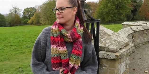 Easy Fan Festive Scarf