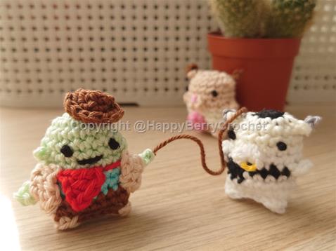 25 Yarn Scrap Mini Figures eBook