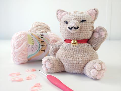 Maneki-Neko Lucky Crochet Cat