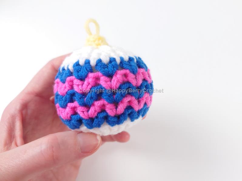 Easy Christmas Crochet Bauble